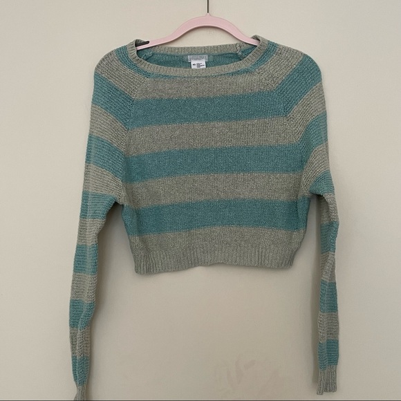 Cooperative Urban Outfitters Cropped Sweater - Picture 1 of 6